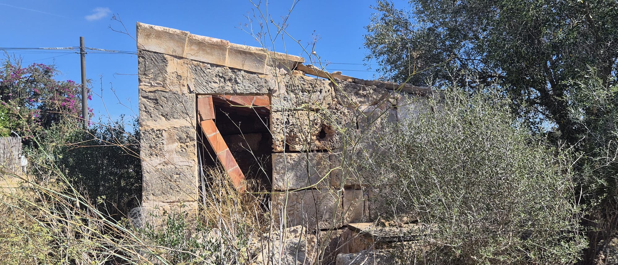 Stone agricultural tool shed · Es Palmer · 14.980 m²